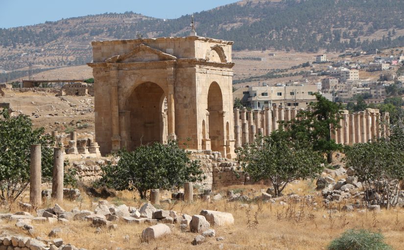 The image shows ruins from the ancient city of Gerasa.