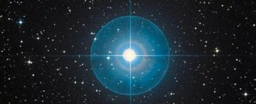 Billedet viser den kraftigt lysende delta Scuti-stjerne, der har lagt navn til den type stjerner, som det internationale studie har undersøgt.