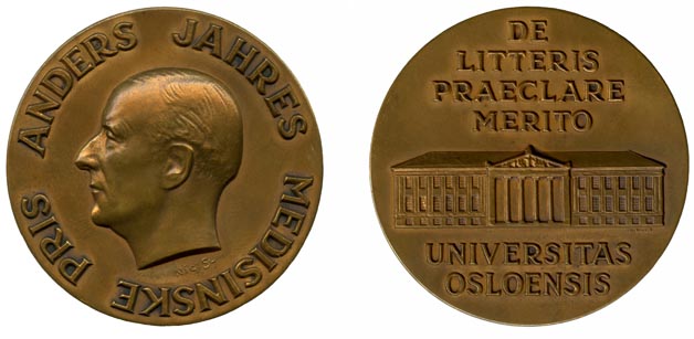 Billedet viser for- og bagsiden af Anders Jahres-medaljen.